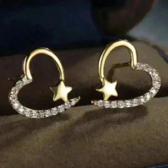 Jewelry - 14k Gold-plated Heart Earrings